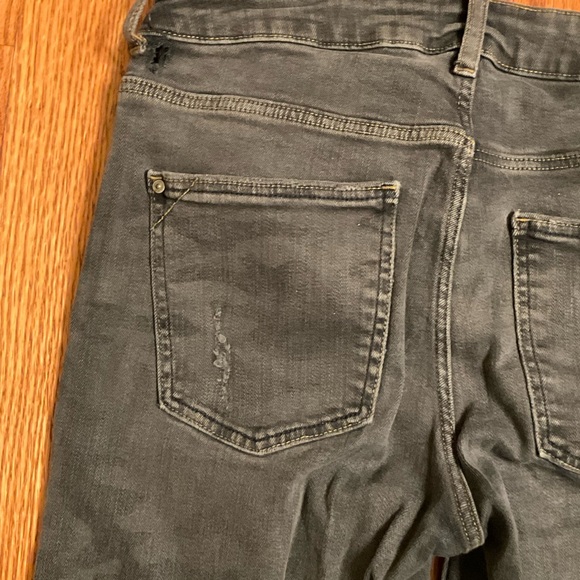 Zara Basic Denim Jeans, Faded Black, Distressed w/ Holes Raw Hem, 5-Pocket, Sz 4 - Picture 12 of 15